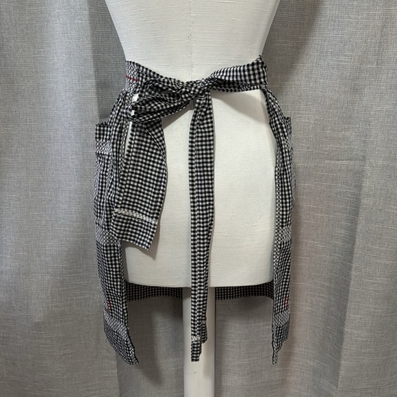 Vintage Apron-Black/White Gingham Check with Rooster & Hen Stitch Detail - Picture 9 of 12